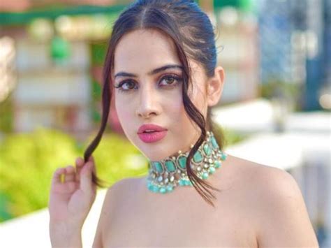 urfi javed new photo shoot|Urfi Javed Oozes Oomph in Transparent Metal。